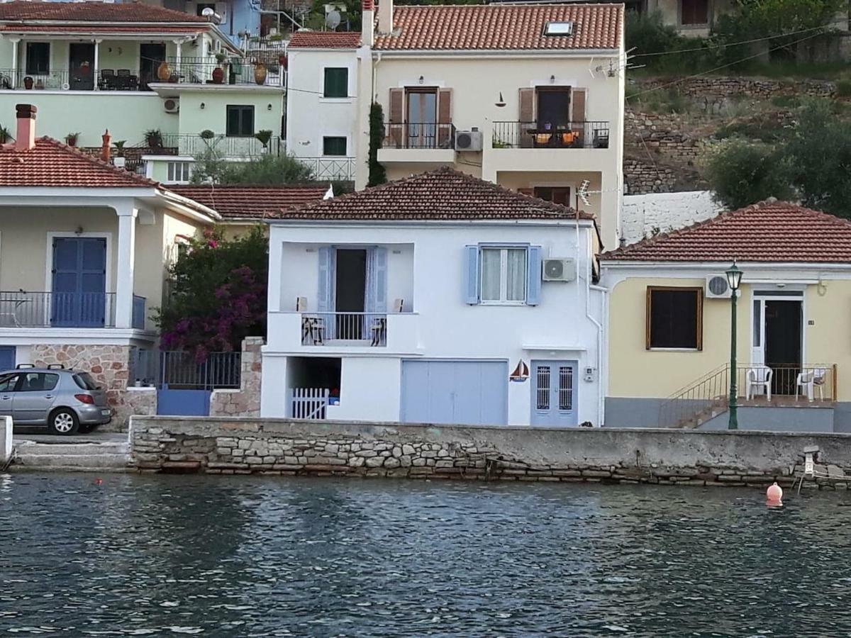 הוילה ואטי Cavos Seaside House מראה חיצוני תמונה
